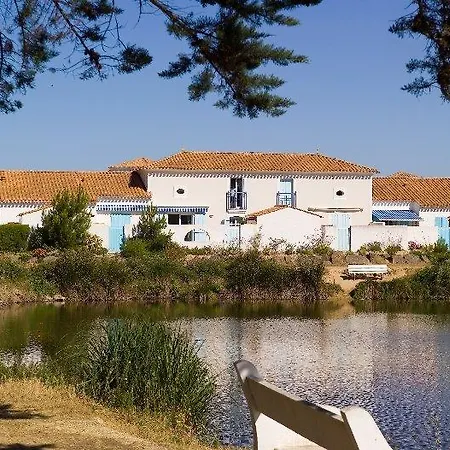 Hostel Res. Eg Les Maisons Du *